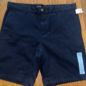 NWT. Slim built in flex rotation chino shorts for men. 9in inseam